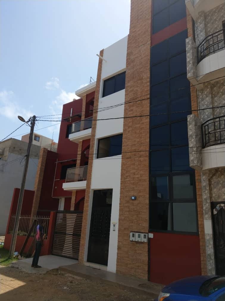 Immeuble de 3 appartements aux Mamelles — photo 2