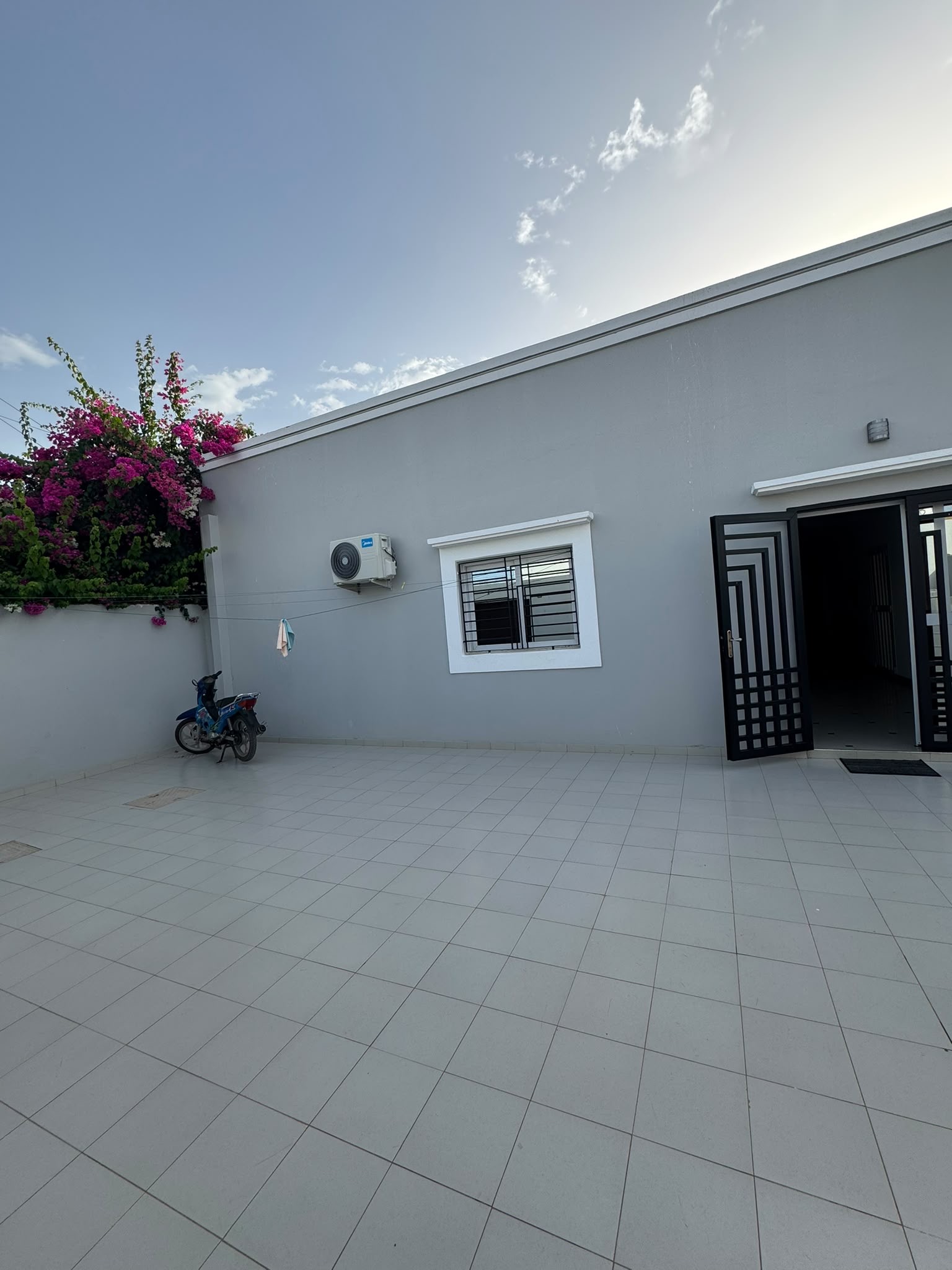 Villa 4 chambres avec piscine avec jardin à Saly Diambar — photo 2