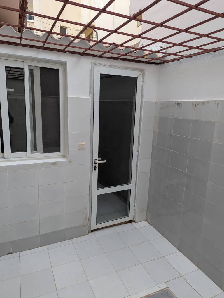Villa 3 chambres avec garage aux Almadies